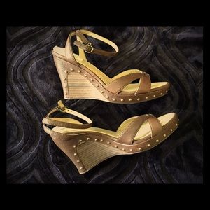 Ugg Lourdes Wedge Sandal